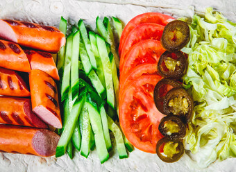 Шаурма Супер острая с сосисками.